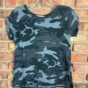 WE THE FREE CAMO T SHIRT SIZE S SHORT SLEEVE BLACK GRAY FREE PEOPLE